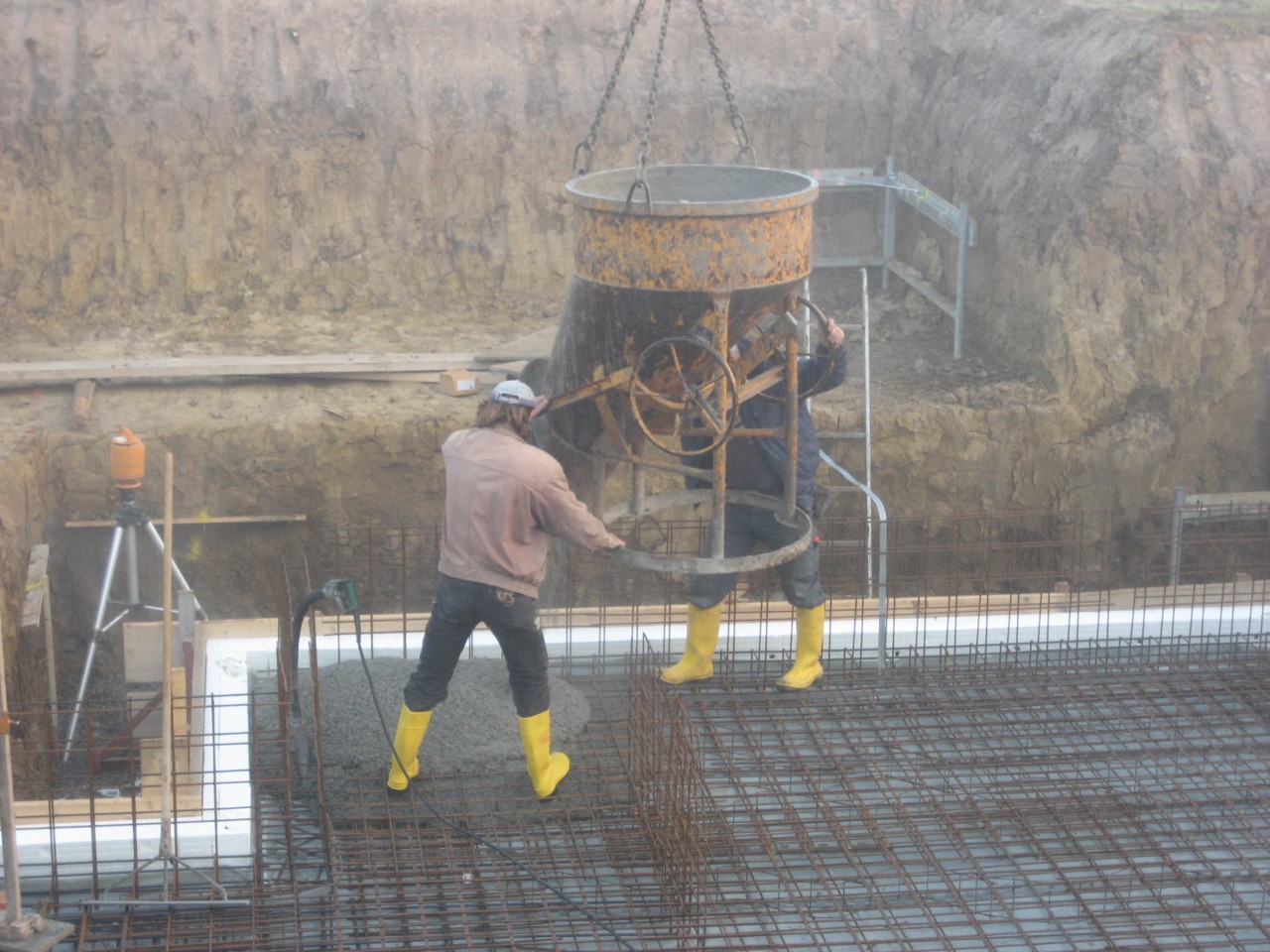 Der erste Kübel Beton