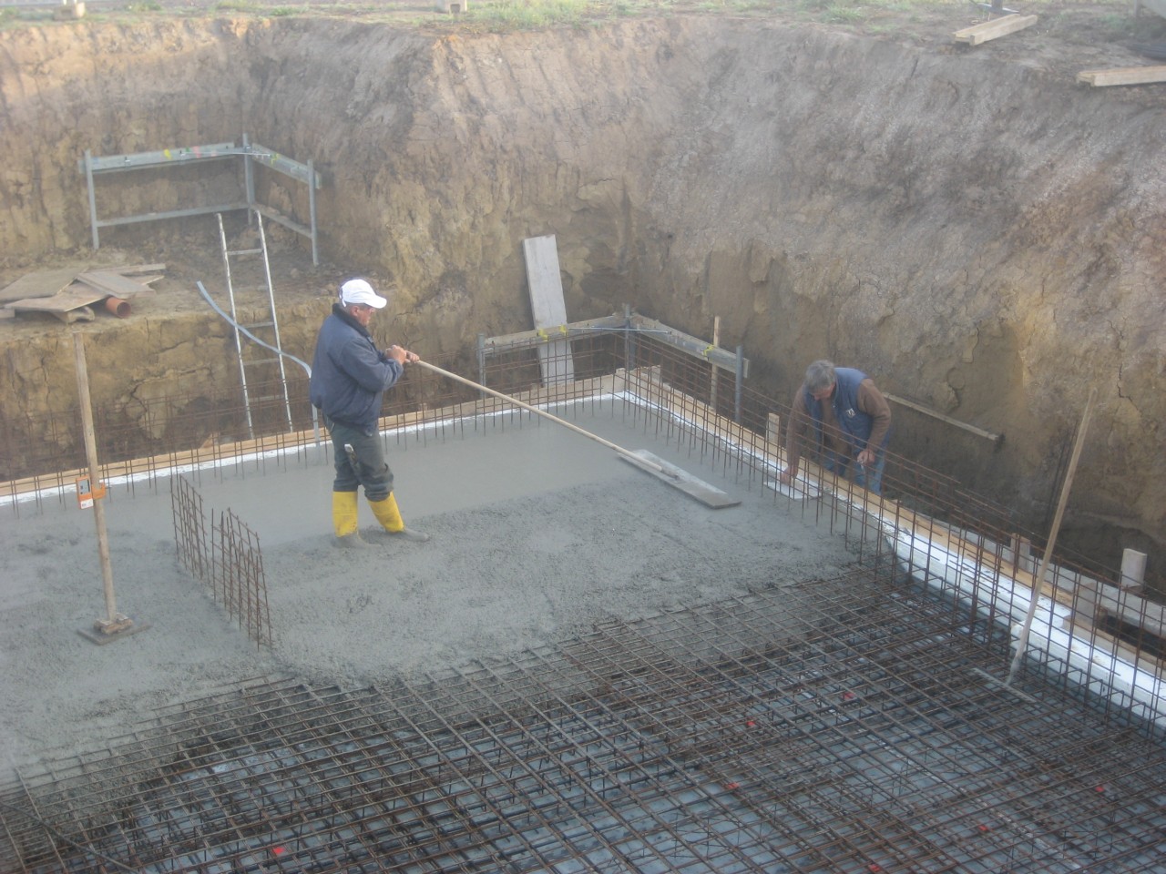 Betonoberfläche wird geglättet